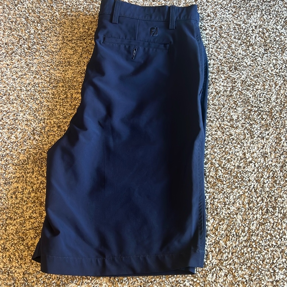 Navy Footjoy golf shorts size 34